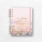 caderno lendo a bíblia em 365 dias
